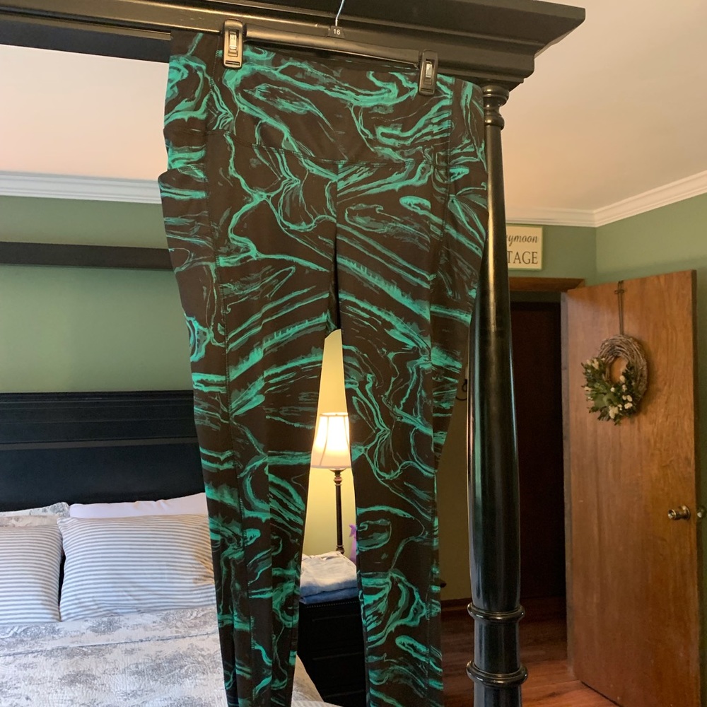 Chico’s Zenergy Leggings